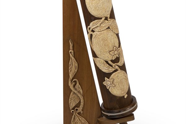 סטנד עם ב מגילה מגובה 5